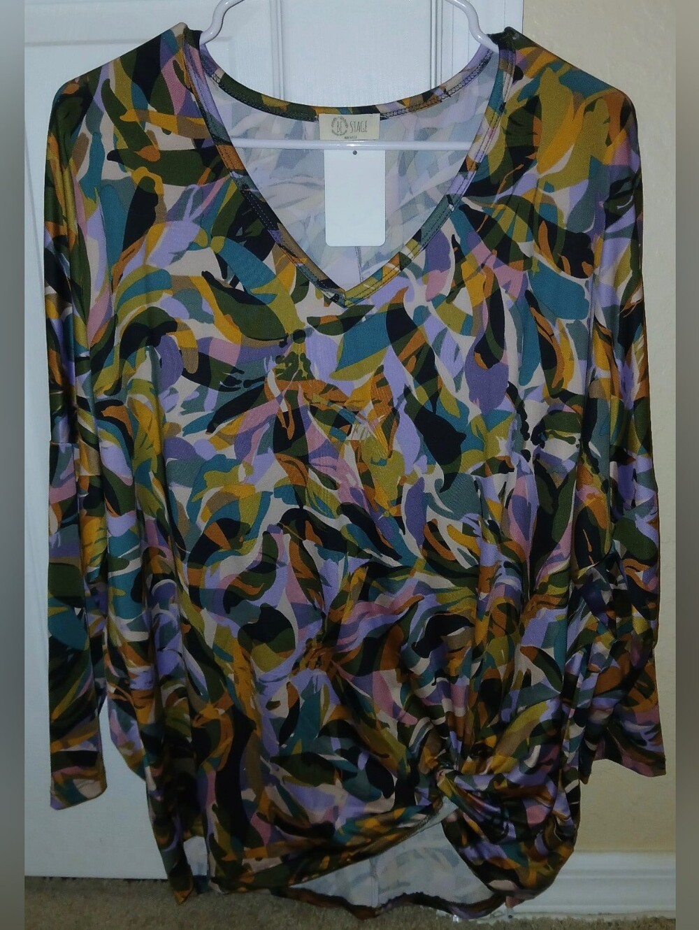 Be Stage Women’s M Blouse NWT Abstract Floral Print Long Sleeve Multicolor